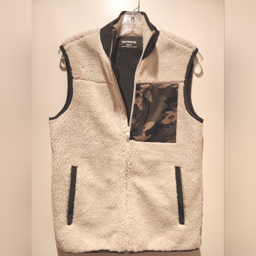 Express Vest - Picture 3 of 4